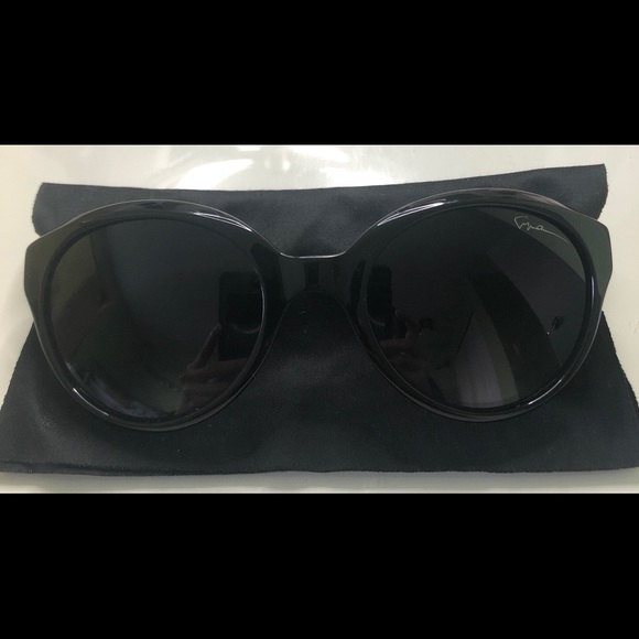 Giorgio Armani Sunglasses - Picture 3 of 5